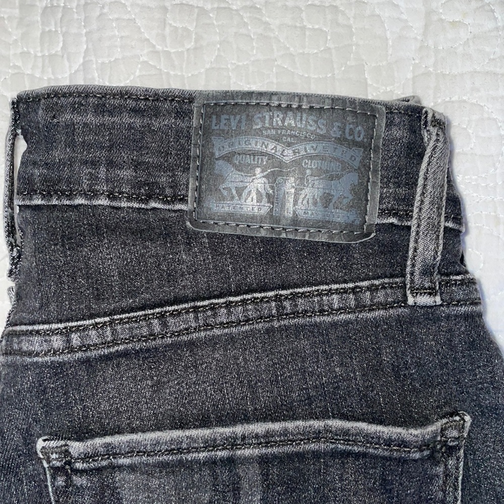 Black 721 High Rise Levi’s